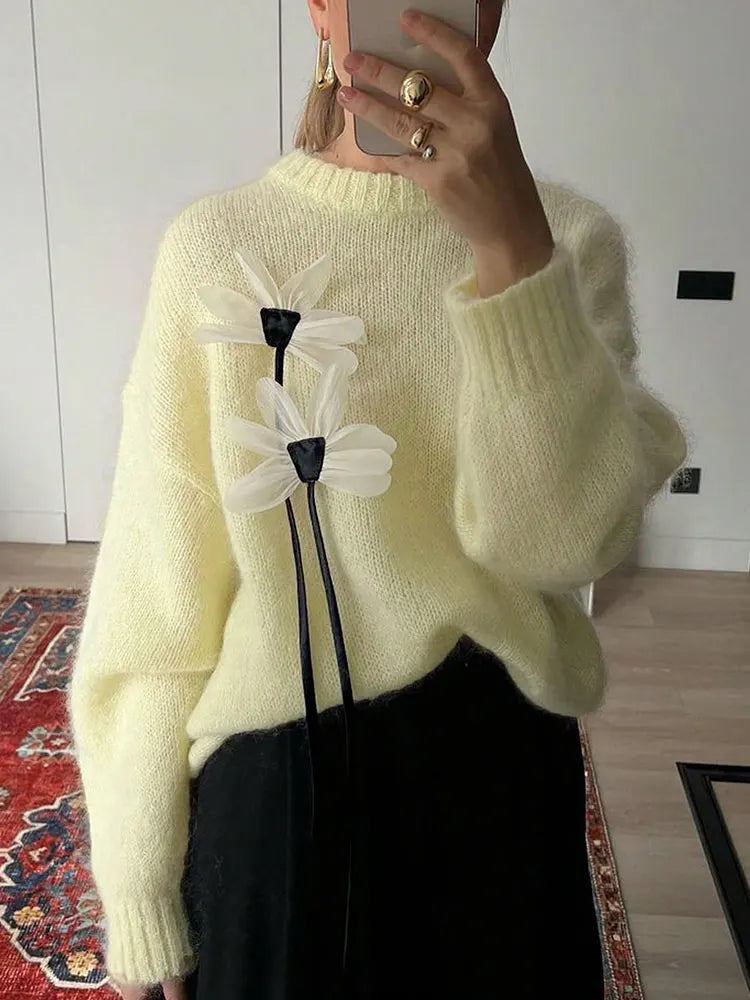 New Elegant Three Dimensional Flowers Long Sleeved Sweater Loose Soft Yellow Warm Pullover Top Round Neck Simple Knitwear Female